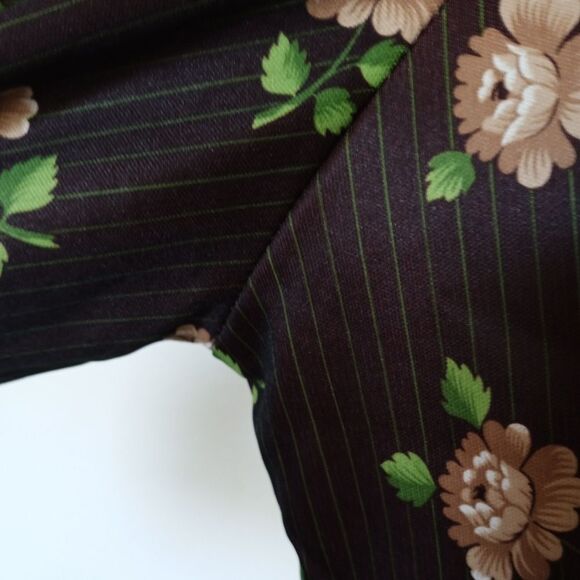 Pinstripe rose button up - Picture 3 of 9